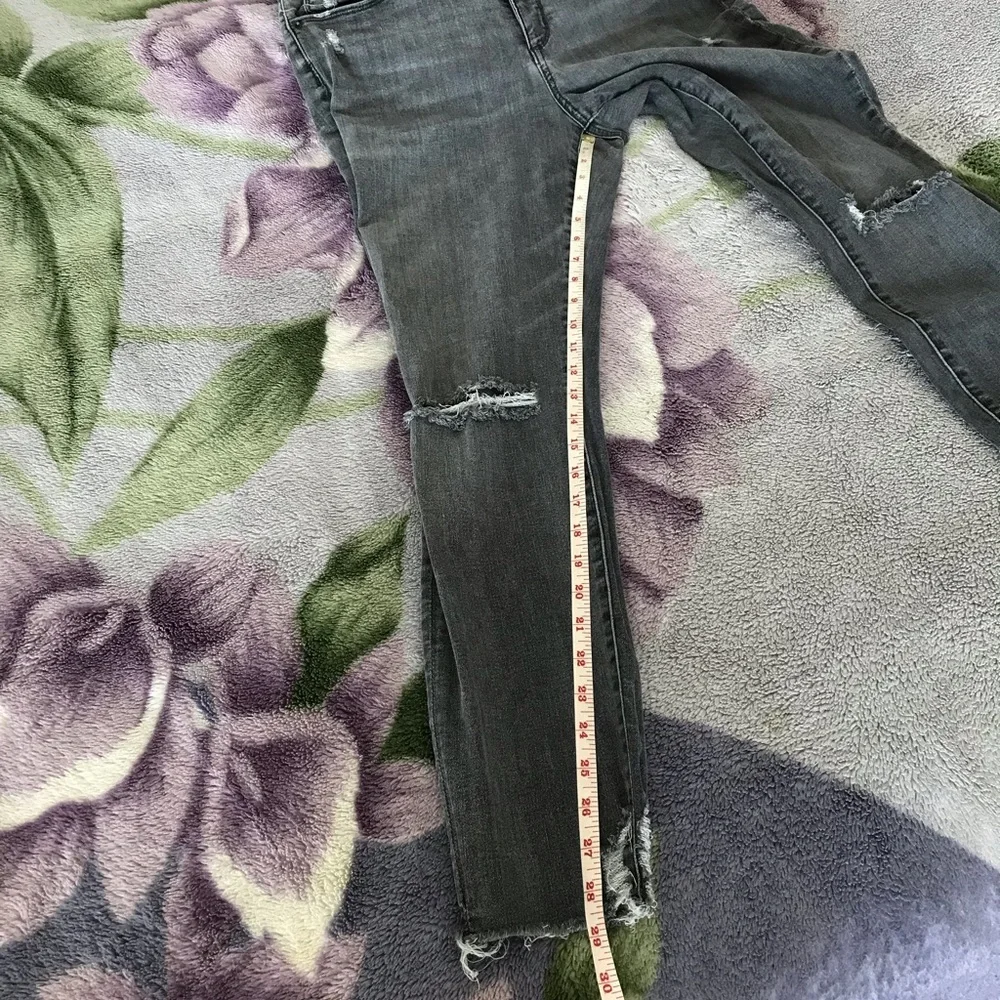 Universal Thread High Rise Skinny Jean - Picture 15 of 16